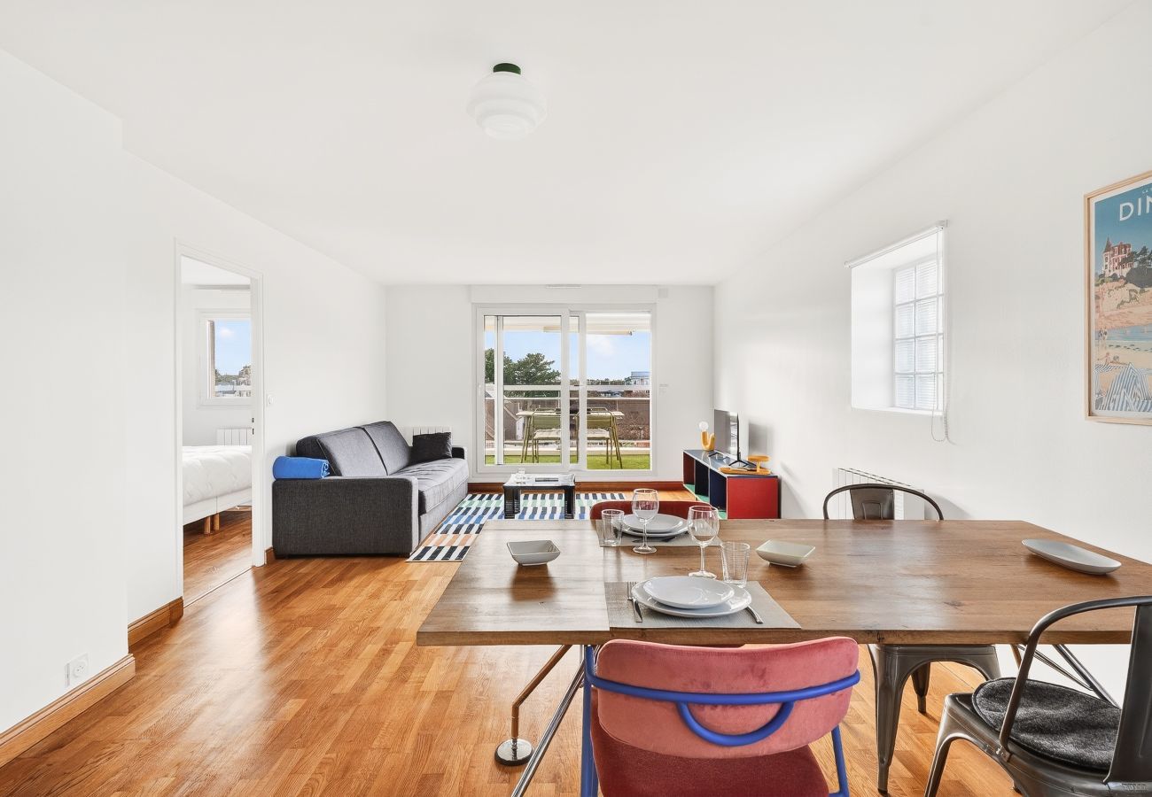 Appartement à Dinard - Appartement pour 2, terrasse, 2 pas du centre