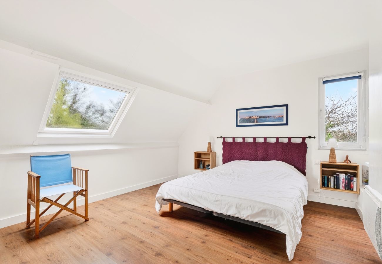 Maison à Dinard - Maison pour 12 avec jardin à 600 m de la plage