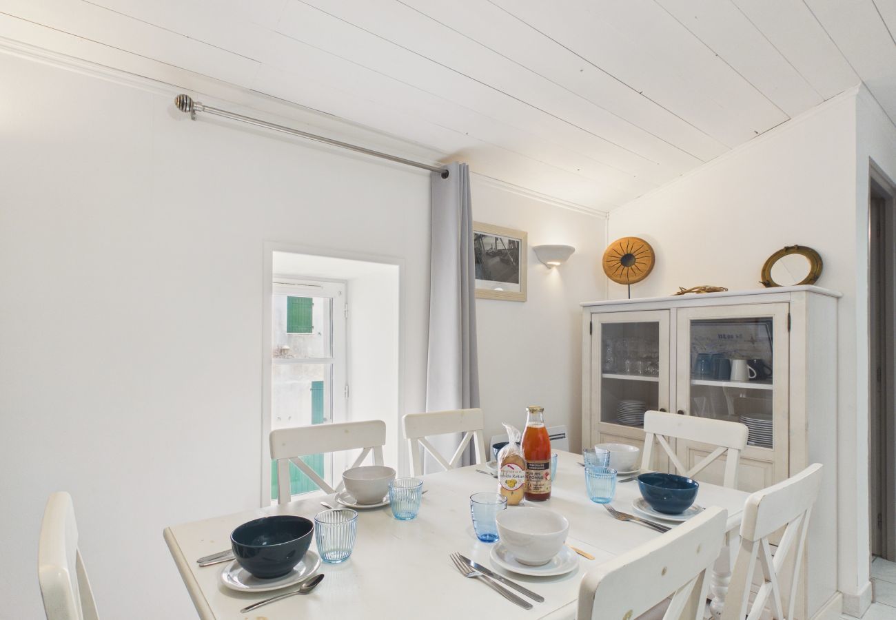 Maison mitoyenne à La Flotte - Maison pour 5 à 200 m du port de La Flotte