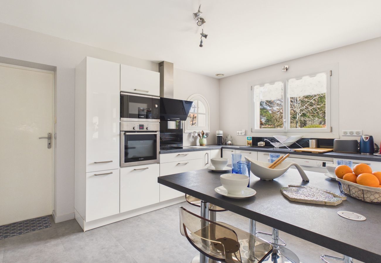 Maison à Andernos-les-Bains - Jolie maison familiale avec jardin pour 6 