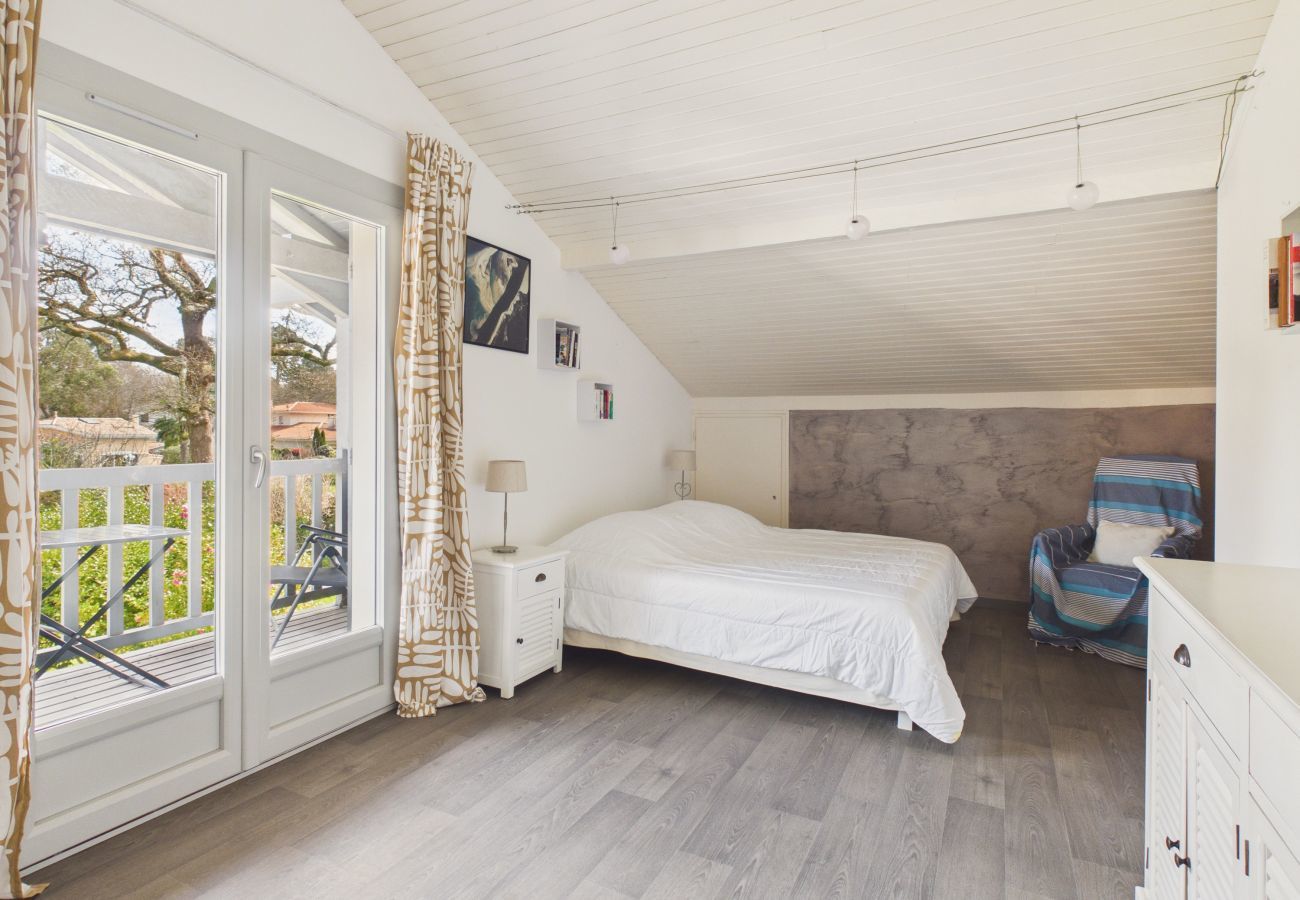 Maison à Andernos-les-Bains - Jolie maison familiale avec jardin pour 6 