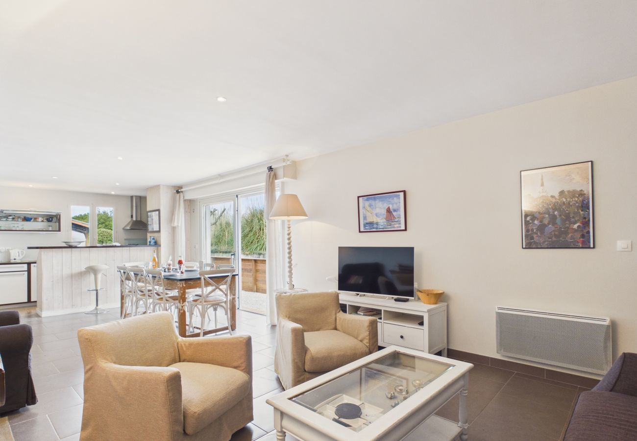 Maison à Ars-en-Ré - Séjour pour 8, jardin, proche marais salants