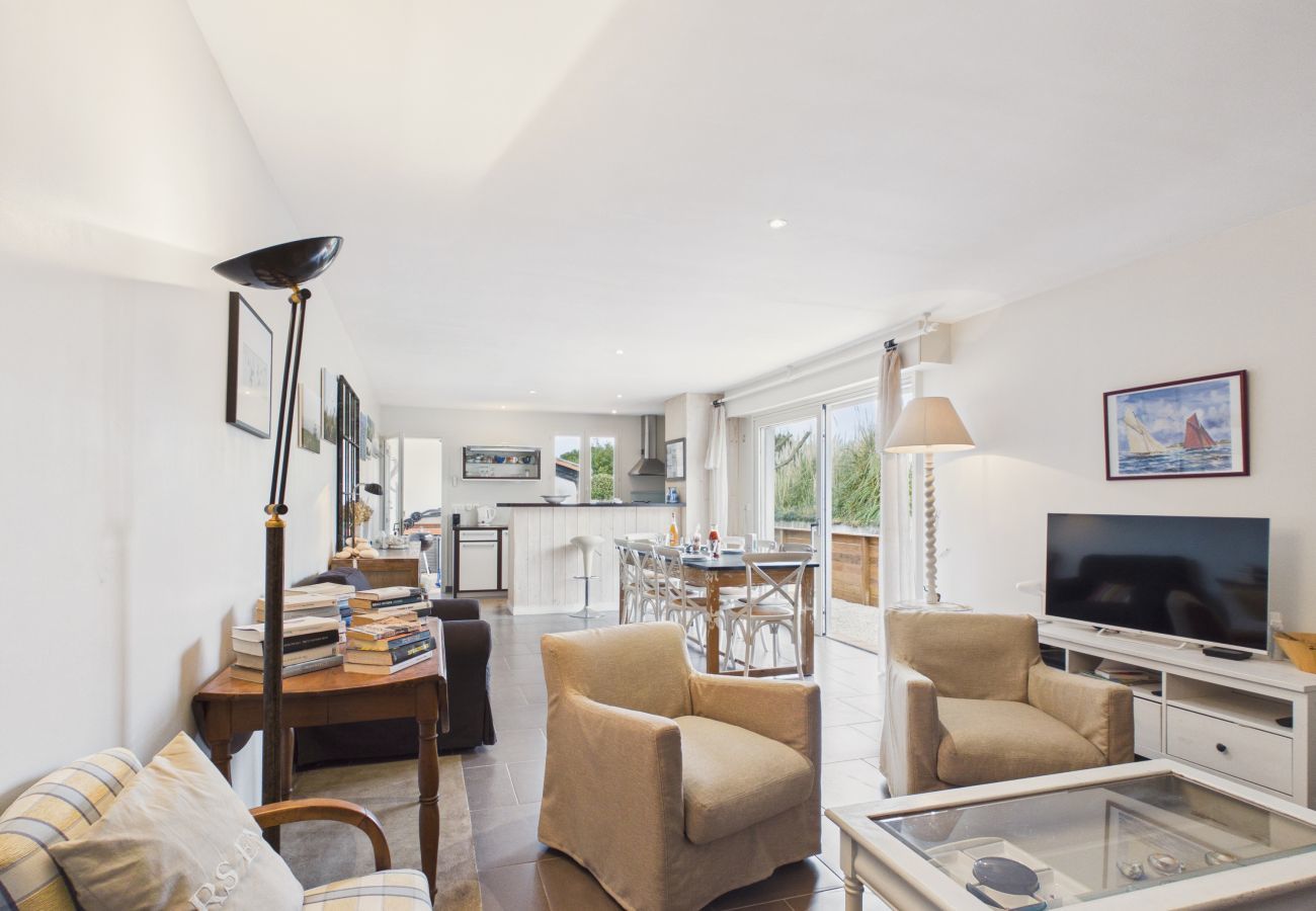 Maison à Ars-en-Ré - Séjour pour 8, jardin, proche marais salants