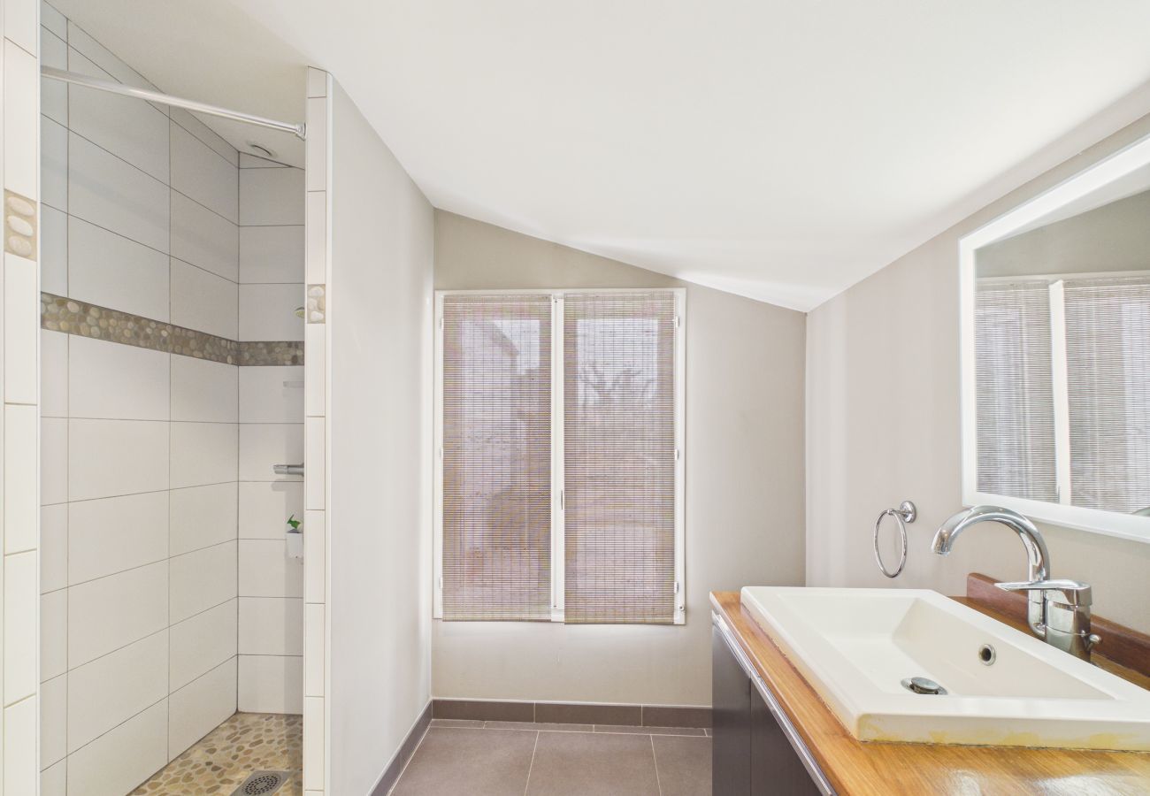 Maison à Ars-en-Ré - Séjour pour 8, jardin, proche marais salants