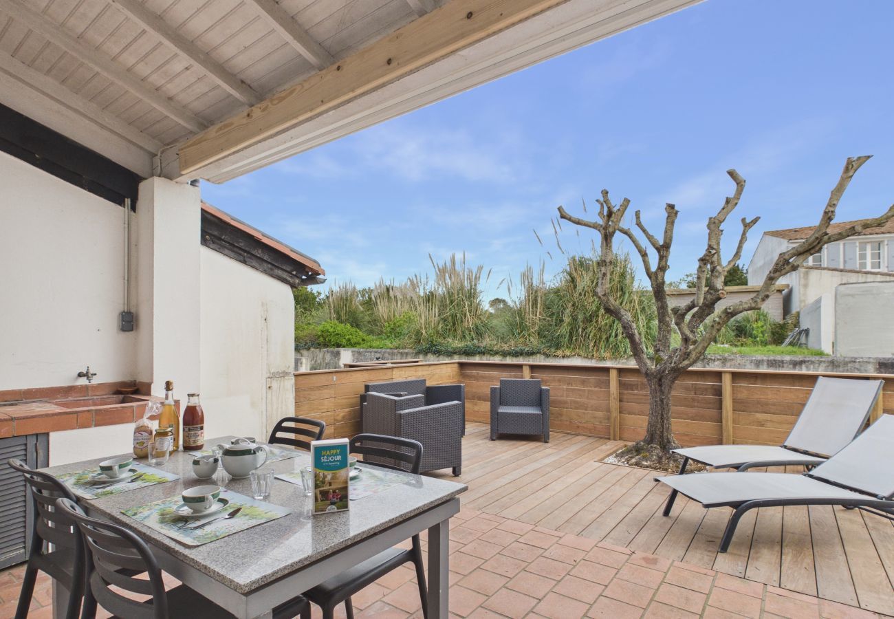 Maison à Ars-en-Ré - Séjour pour 8, jardin, proche marais salants