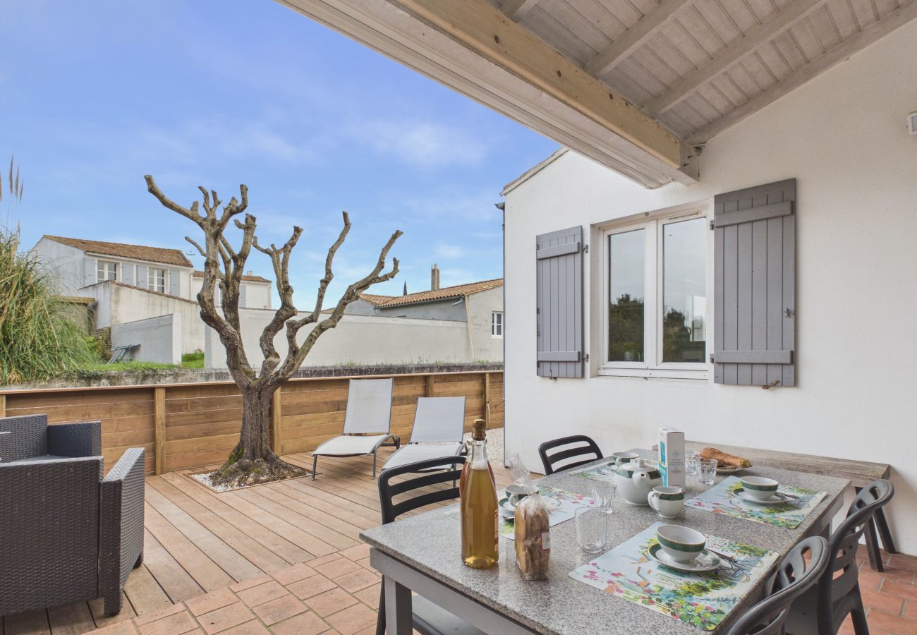 Maison à Ars-en-Ré - Séjour pour 8, jardin, proche marais salants