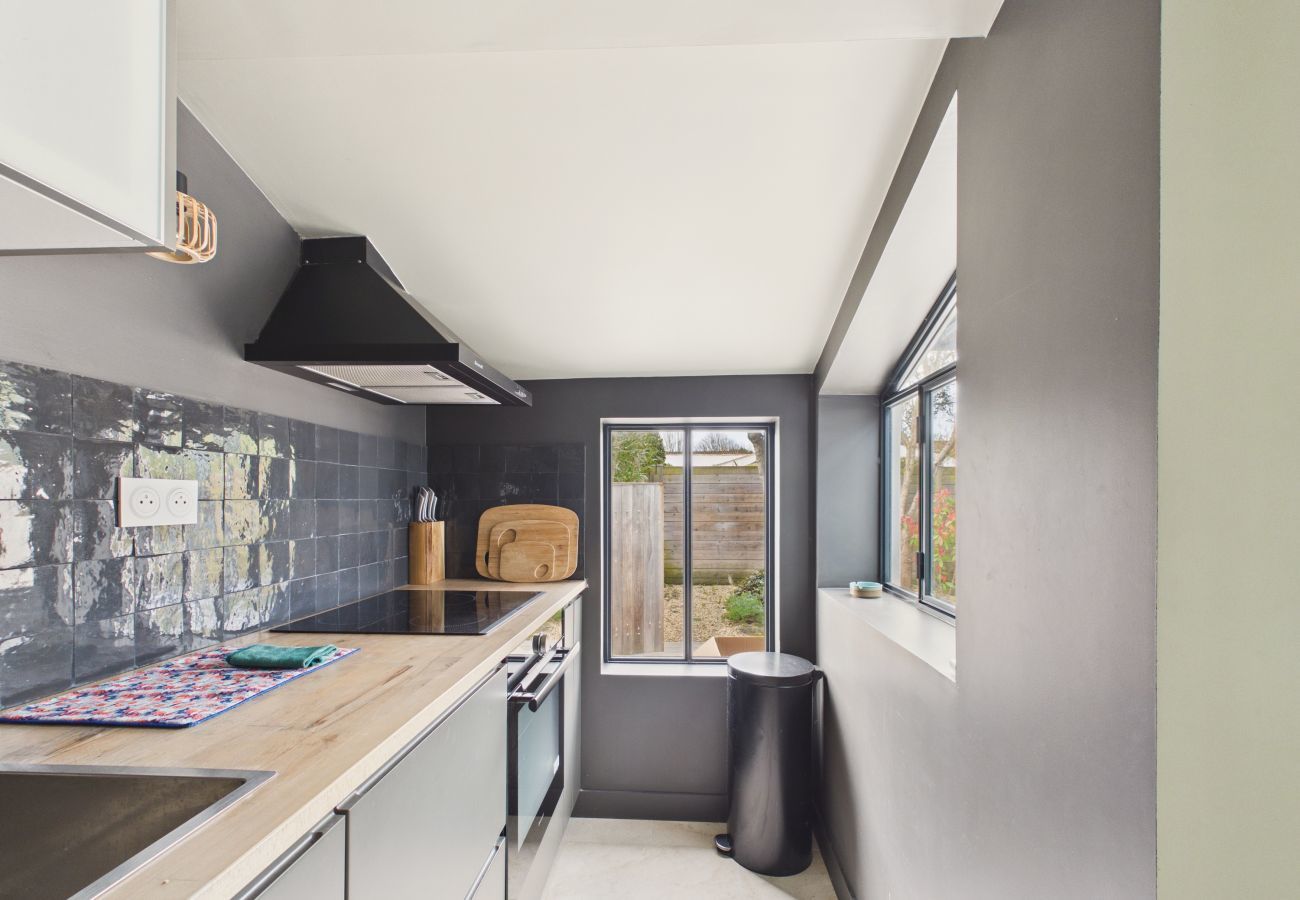 Maison à Ars-en-Ré - Séjour pour 8, jardin, proche marais salants