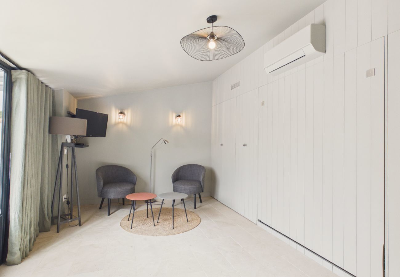 Maison à Ars-en-Ré - Séjour pour 8, jardin, proche marais salants