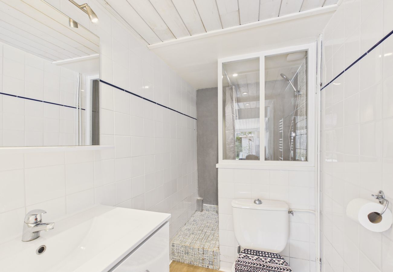 Maison à Ars-en-Ré - Séjour pour 8, jardin, proche marais salants