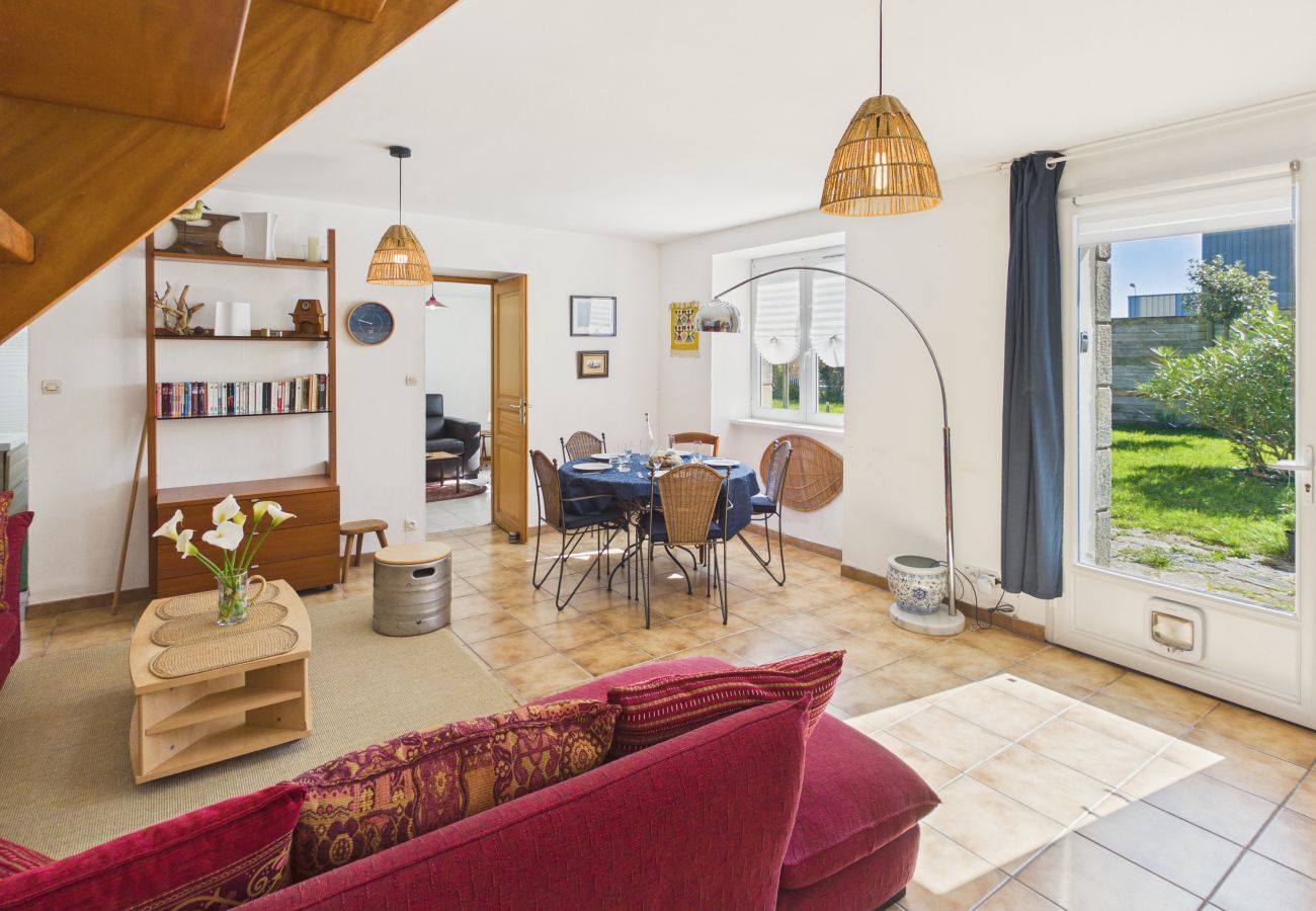 Maison à Plomeur - Maison pour 5 avec jardin, centre Plomeur