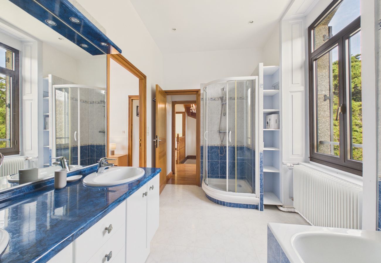 Maison à Lamballe - Vue mer et grand jardin à 200 m de la plage