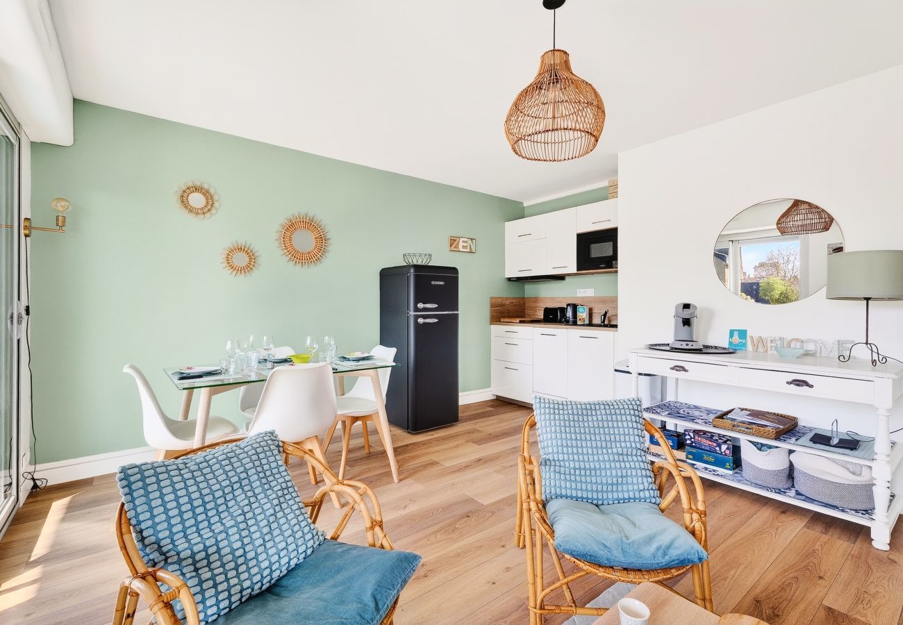 Appartement à Dinard - Séjour pour 4 à 500 m de la plage