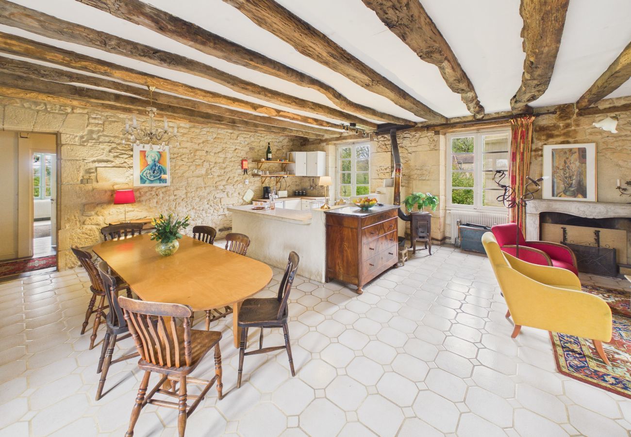 Gîte Rural à Fanlac - Le Pigeonnier, maison authentique pour 5 