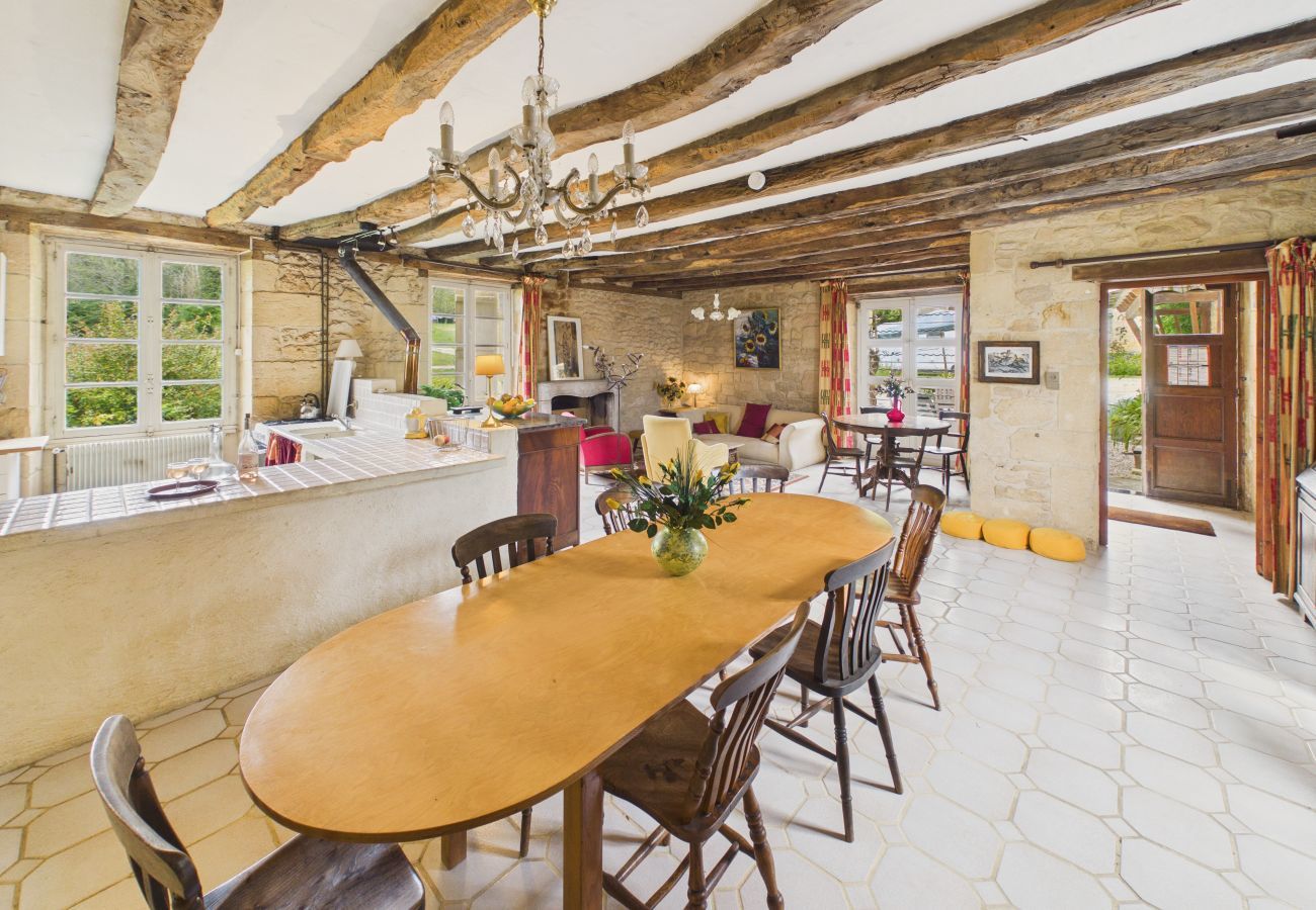 Gîte Rural à Fanlac - Le Pigeonnier, maison authentique pour 5 