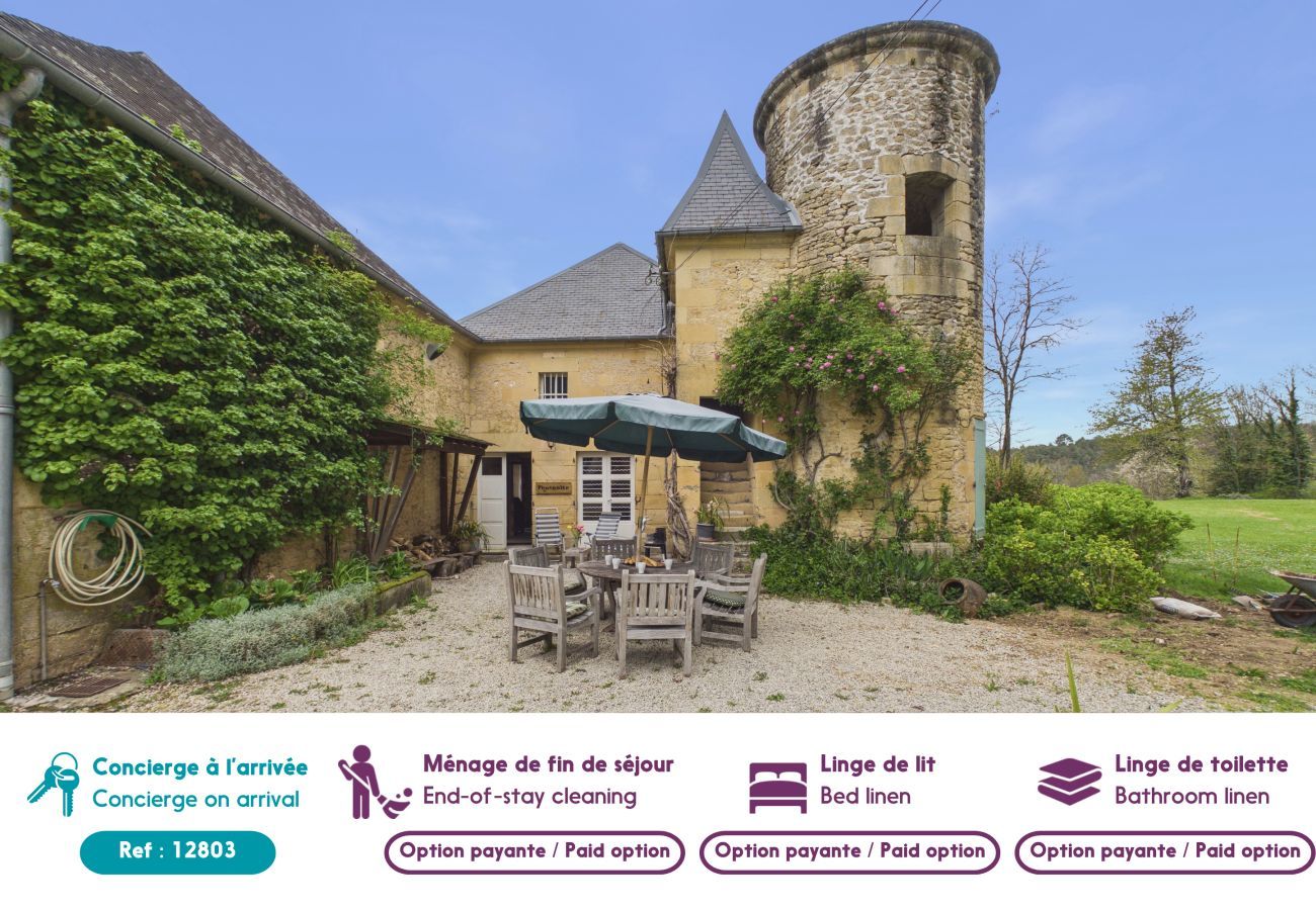 Gîte Rural à Fanlac - Le Pigeonnier, maison authentique pour 5 