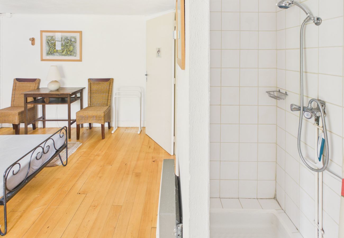 Gîte Rural à Fanlac - Gîte typique pour 11 avec piscine et jardin