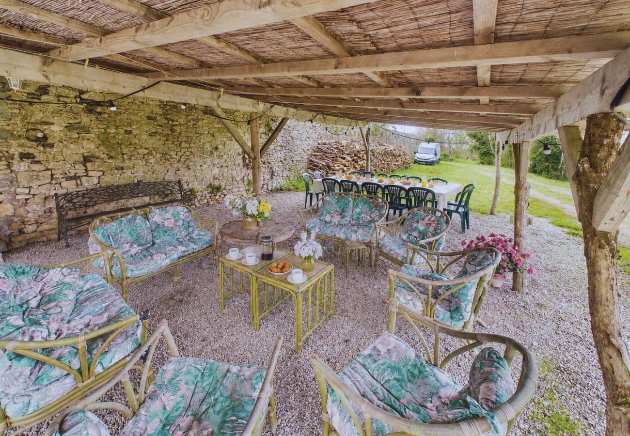 Gîte Rural à Fanlac - Grande maison pour 9 entre nature et patrimoine