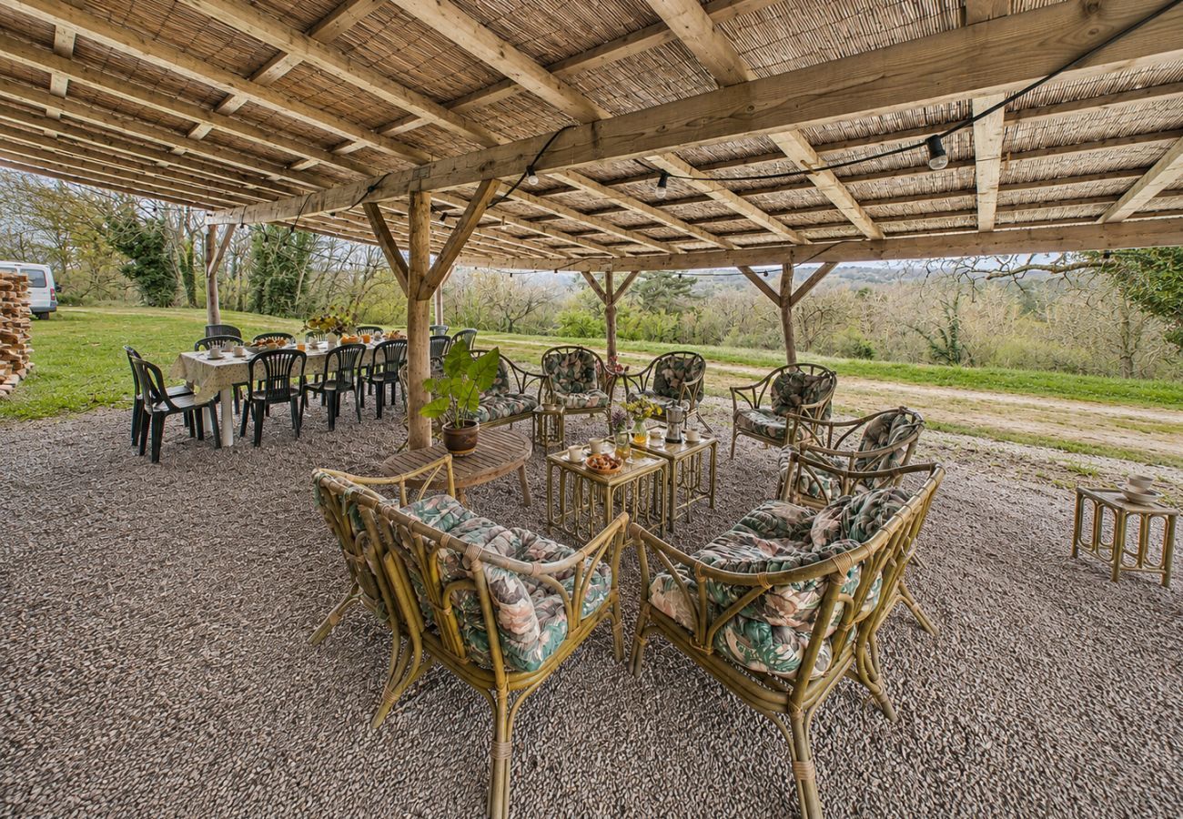 Gîte Rural à Fanlac - Grande maison pour 9 entre nature et patrimoine
