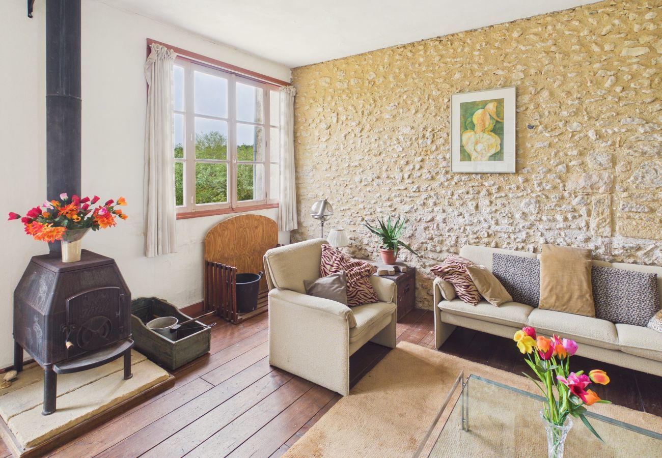 Gîte Rural à Fanlac - Agréable logement convivial pour 6