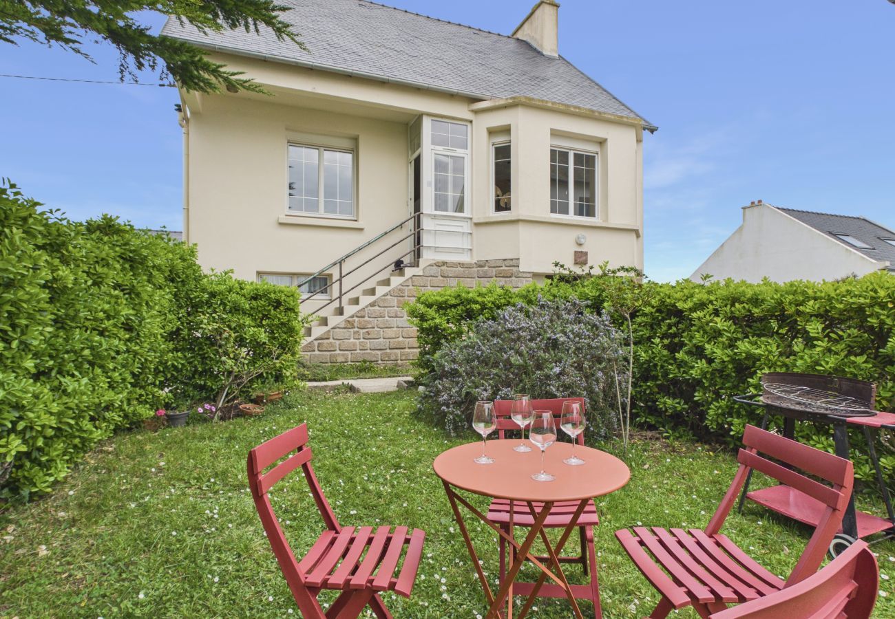 Maison à Brignogan-Plage - 450m de la plage, maison pour 2 adultes/2 enfants