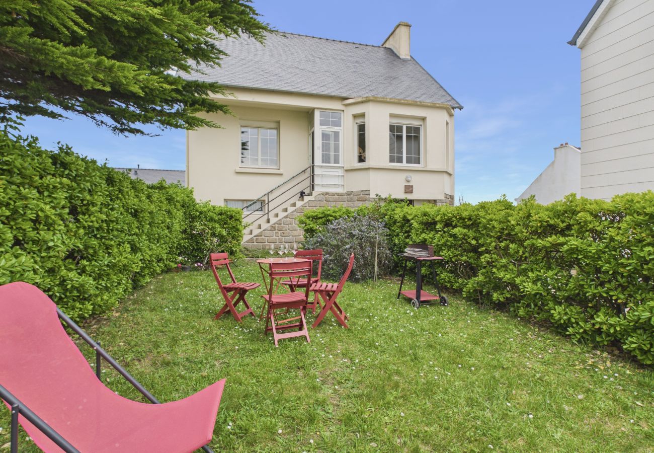 Maison à Brignogan-Plage - 450m de la plage, maison pour 2 adultes/2 enfants