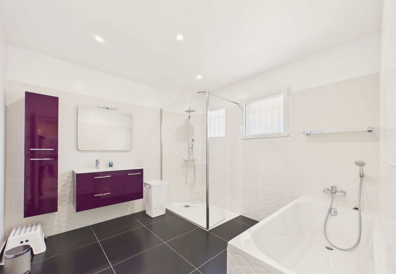 Maison à Les Sables-d´Olonne - Jolie maison avec piscine pour 8