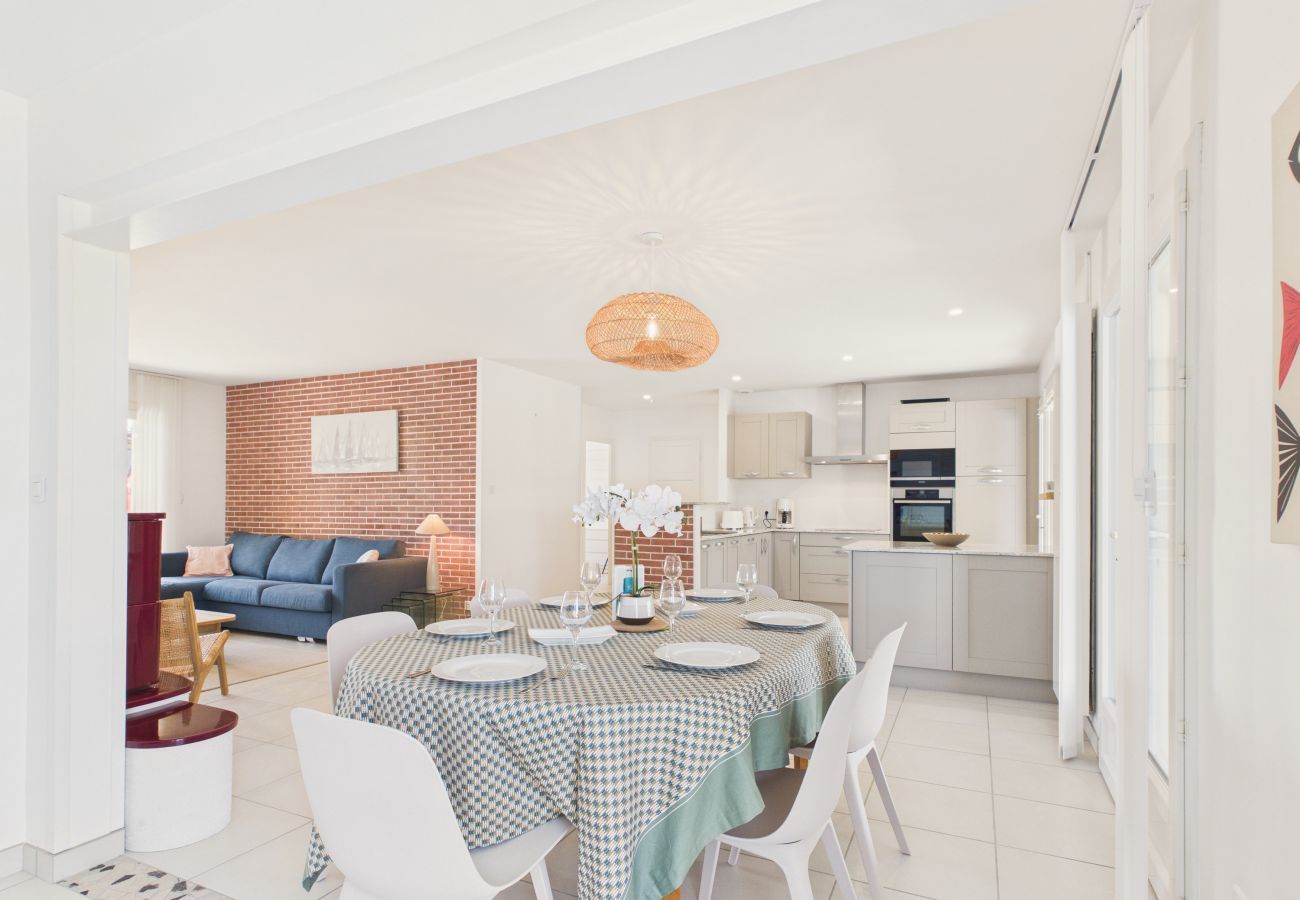 Maison à Les Sables-d´Olonne - Jolie maison avec piscine pour 8