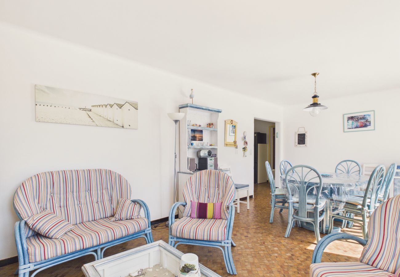 Maison à Barbâtre - Séjour pour 8 avec piscine, mer à 300 m