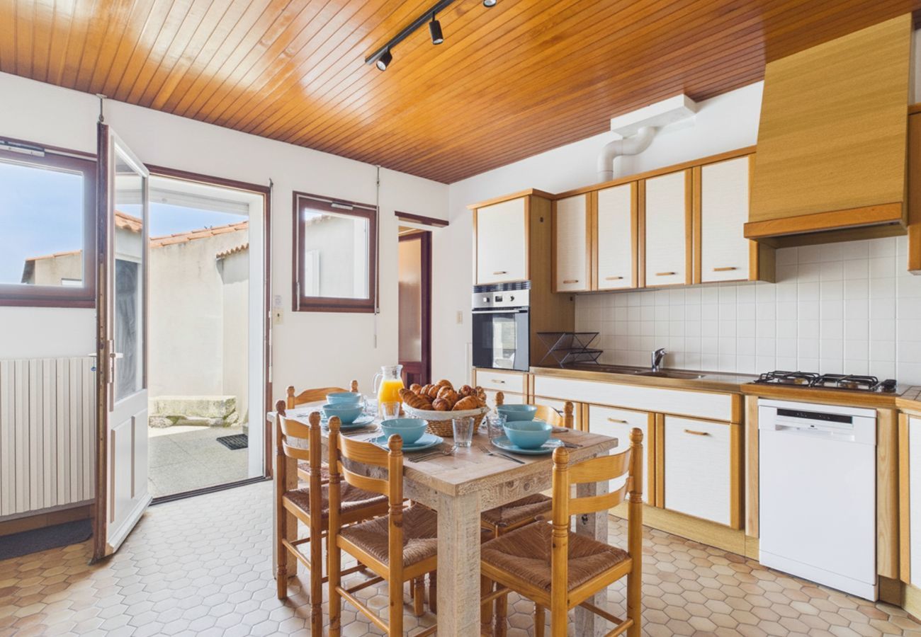 Maison à La Guérinière - Maison pour 6 avec jardin proche centre