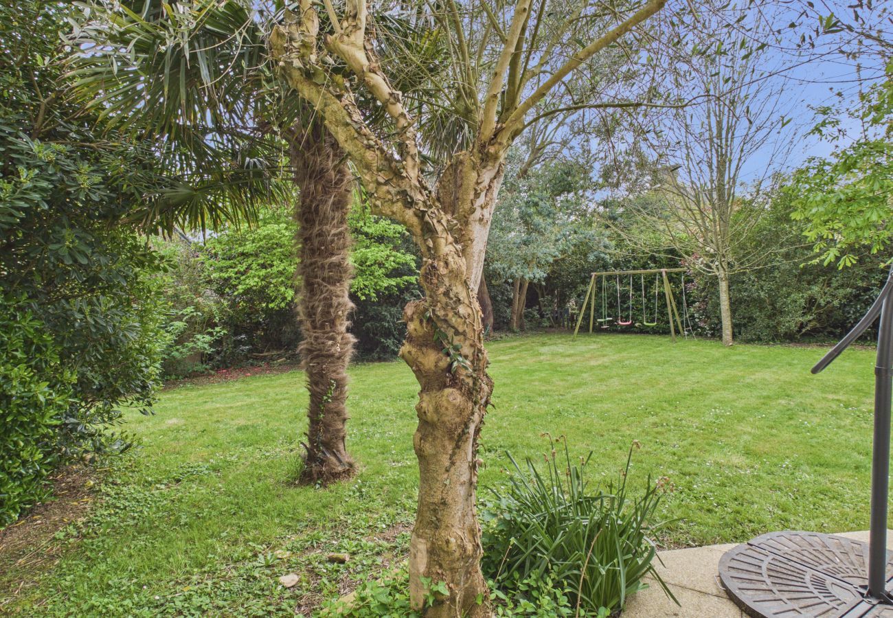 Maison à Pléneuf-Val-André - Maison tout confort pour 9, jardin arboré