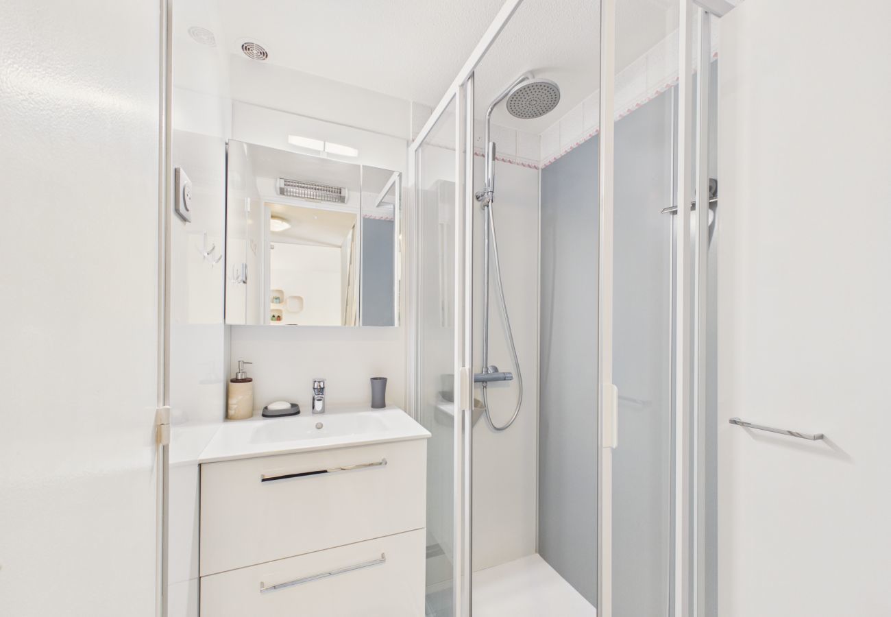 Maison à Saint-Vincent-sur-Jard - 950m de la mer, maison avec jardin et piscine 