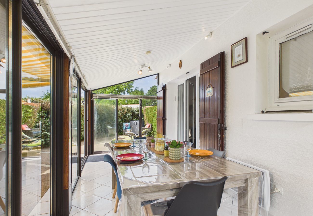 Maison à Saint-Vincent-sur-Jard - 950m de la mer, maison avec jardin et piscine 