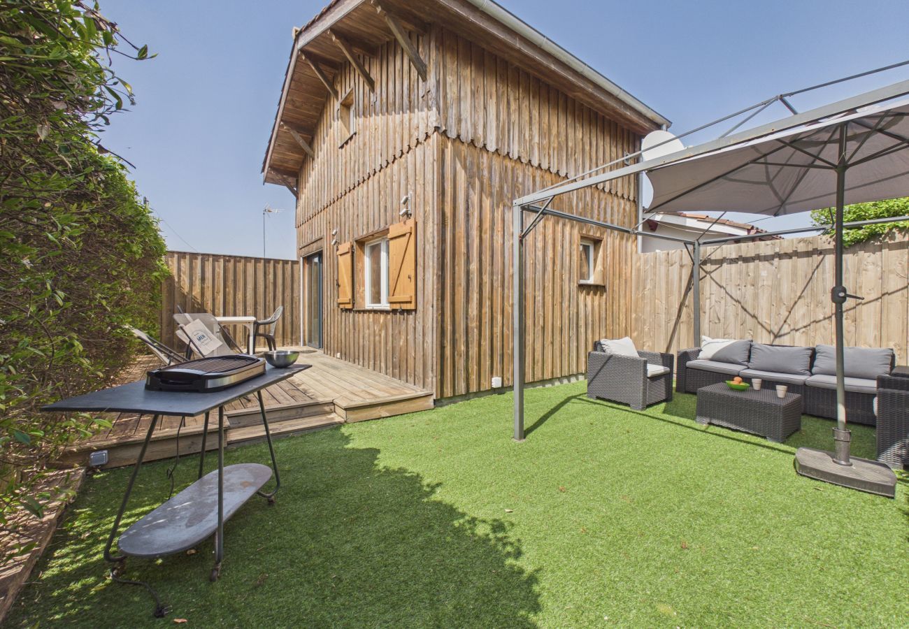 Appartement à Andernos-les-Bains - Chalet 700m de la mer, idéal 2 adultes 2 enfants