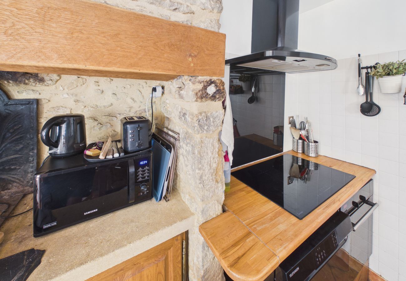 Maison à Proissans - Charmante maison familiale avec piscine pour 7