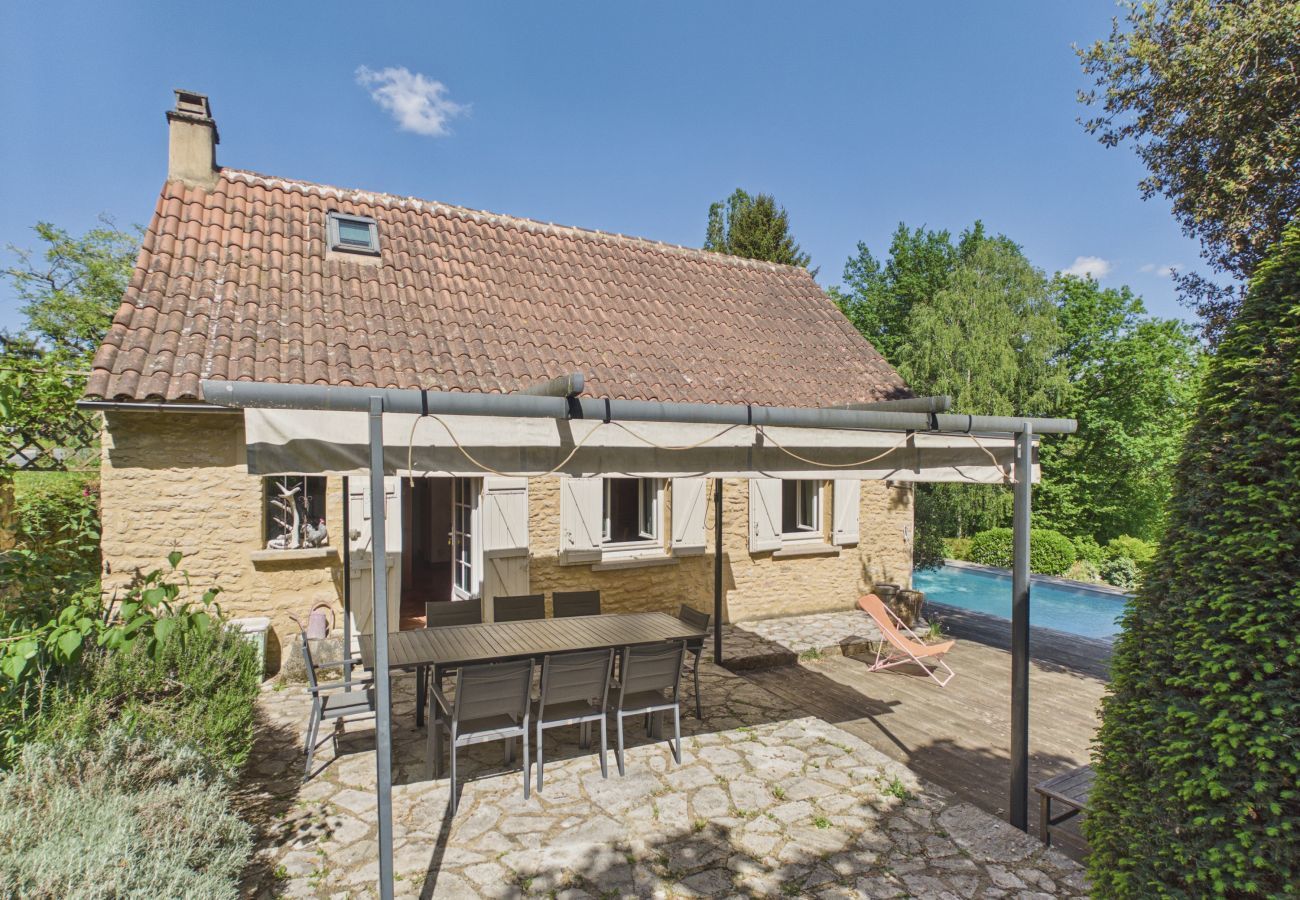 Maison à Proissans - Charmante maison familiale avec piscine pour 7