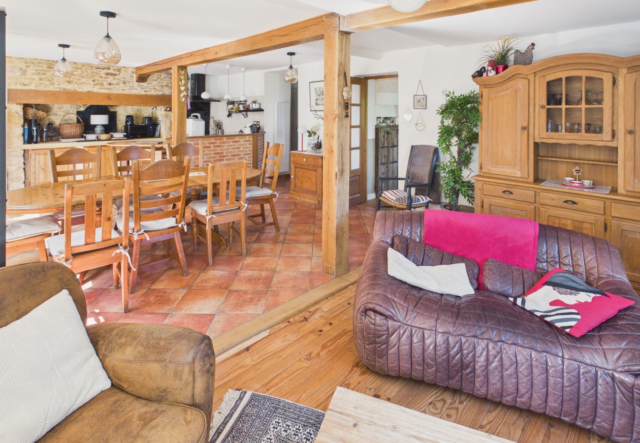 Maison à Proissans - Charmante maison familiale avec piscine pour 7