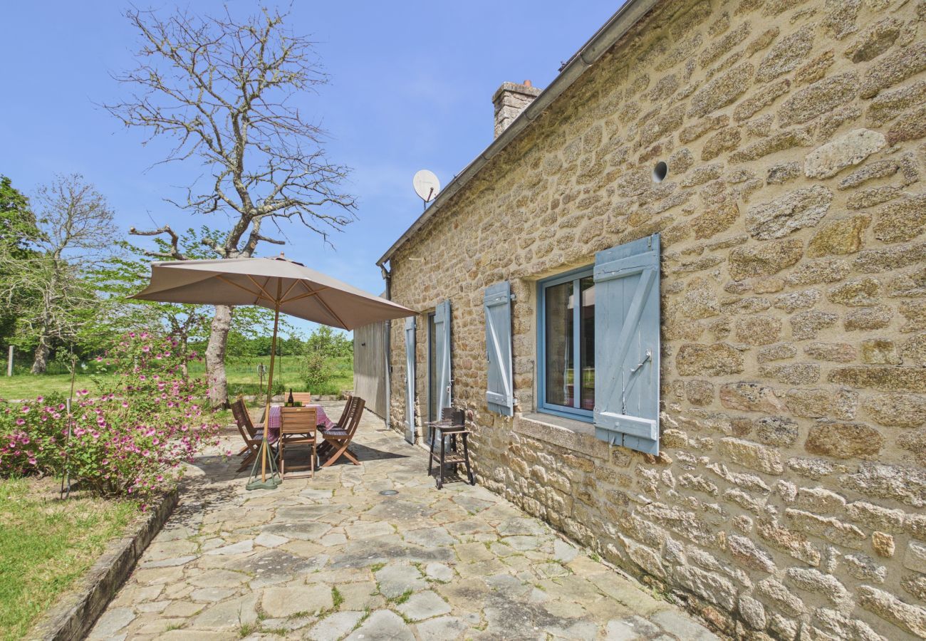 Maison mitoyenne à Plobannalec-Lesconil - 7 adultes/1 enfant - Charmante maison avec jardin