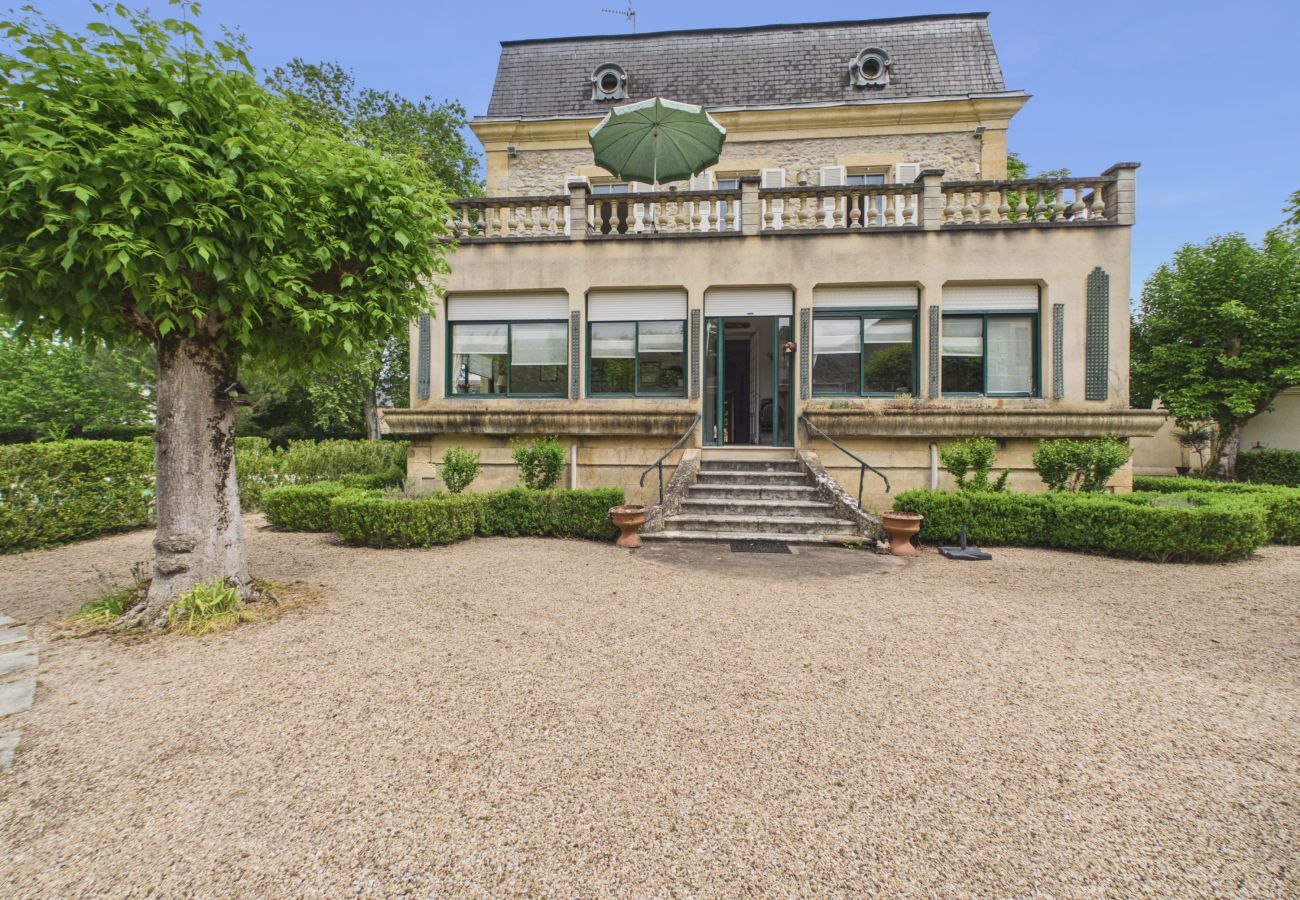Maison à Montignac - Maison pour 13 avec piscine à Montignac