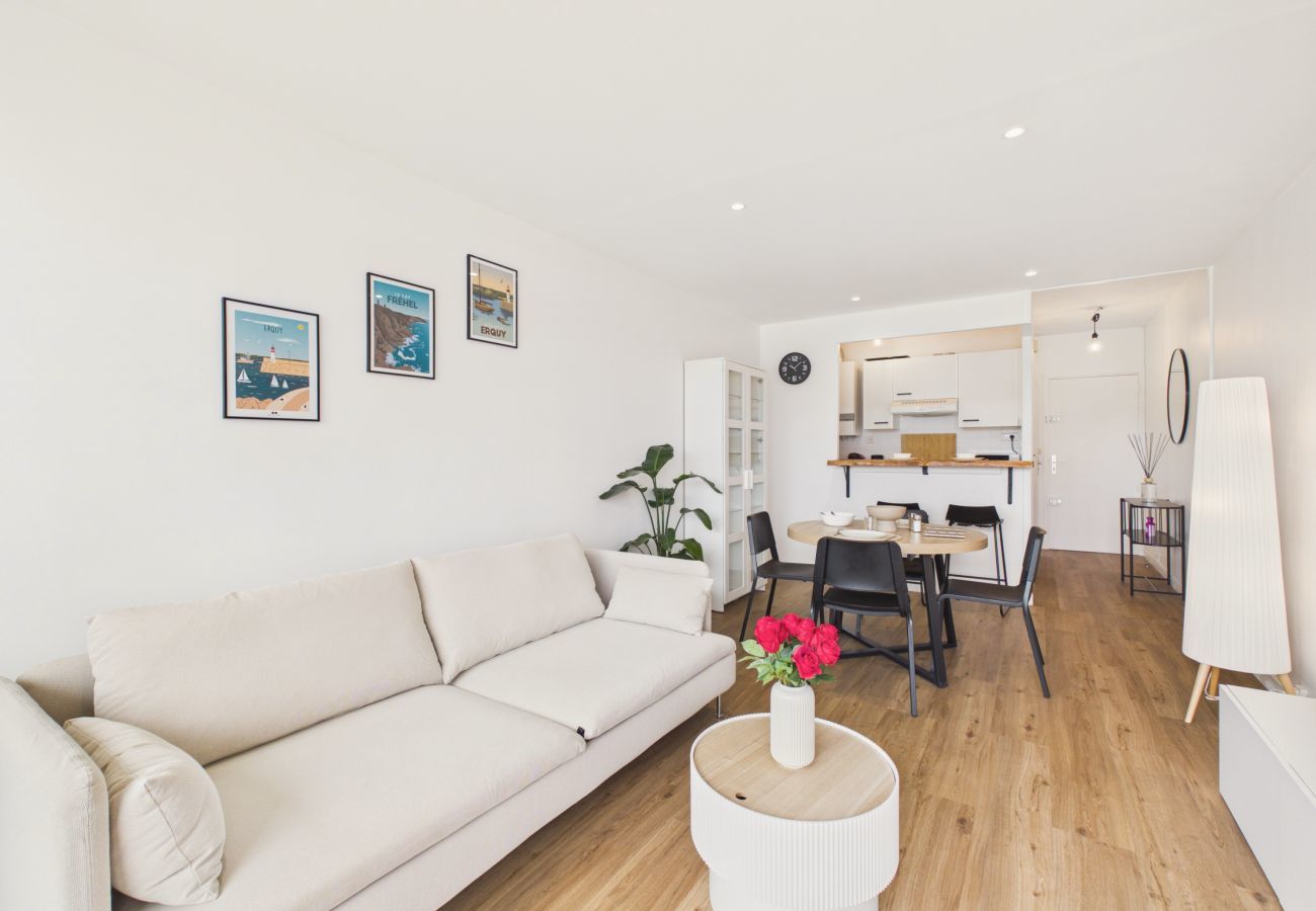 Studio à Erquy - 120 m de la plage Appart lumineux
