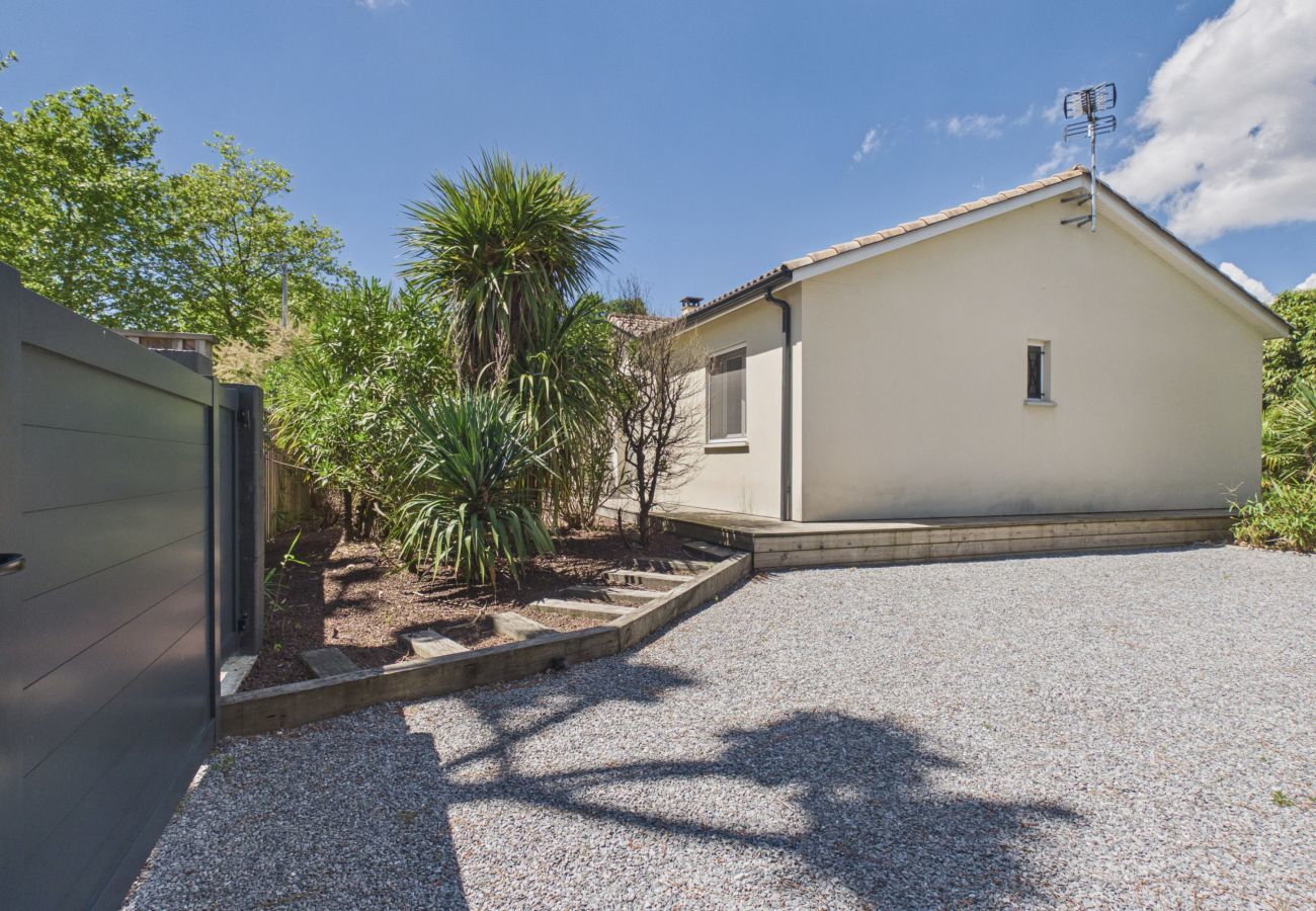 Maison à Andernos-les-Bains - Maison avec jacuzzi et grand jardin - 6 pers