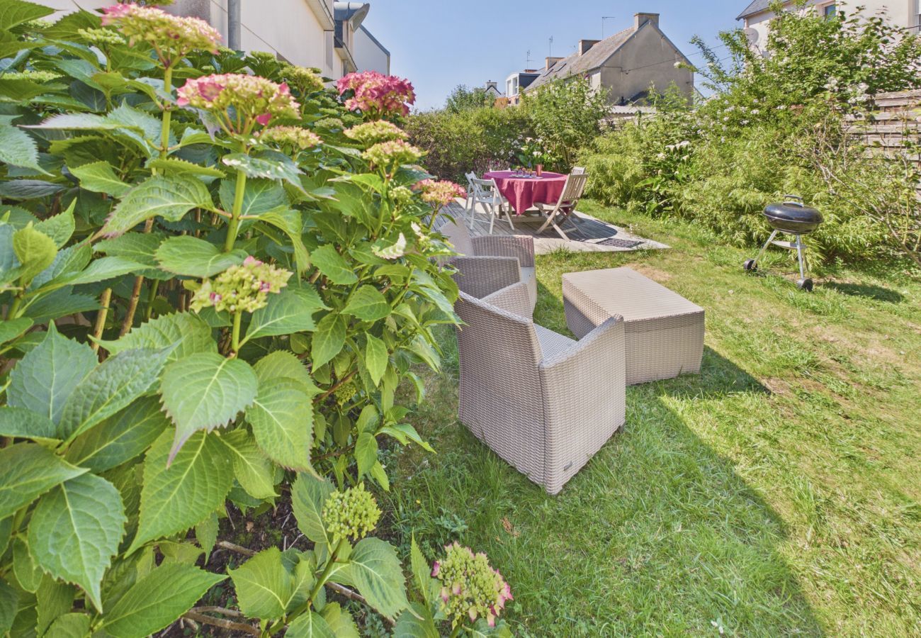 Maison mitoyenne à Le Guilvinec - Maison avec jardin verdoyant • 7 couchages