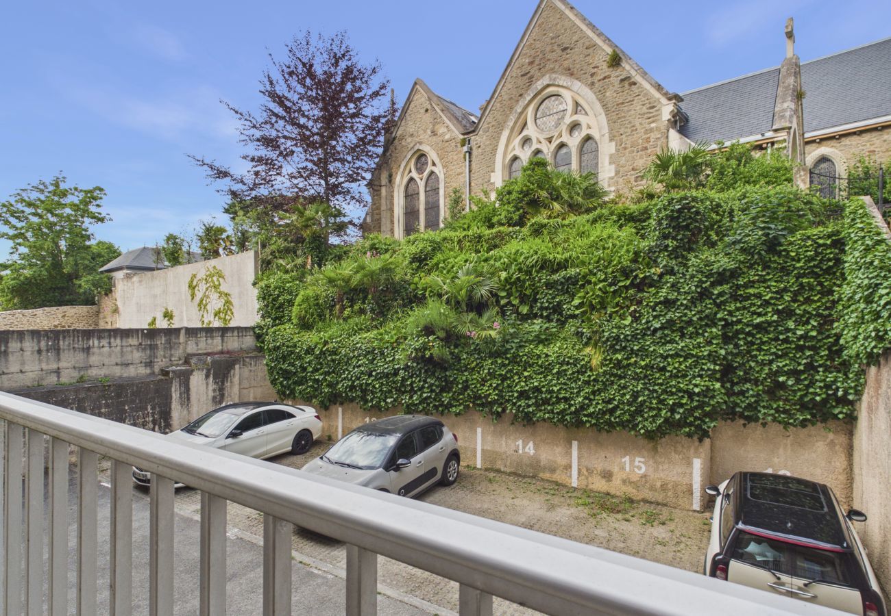 Appartement à Dinard - Plage à 150 m, appart. plein centre pour 4
