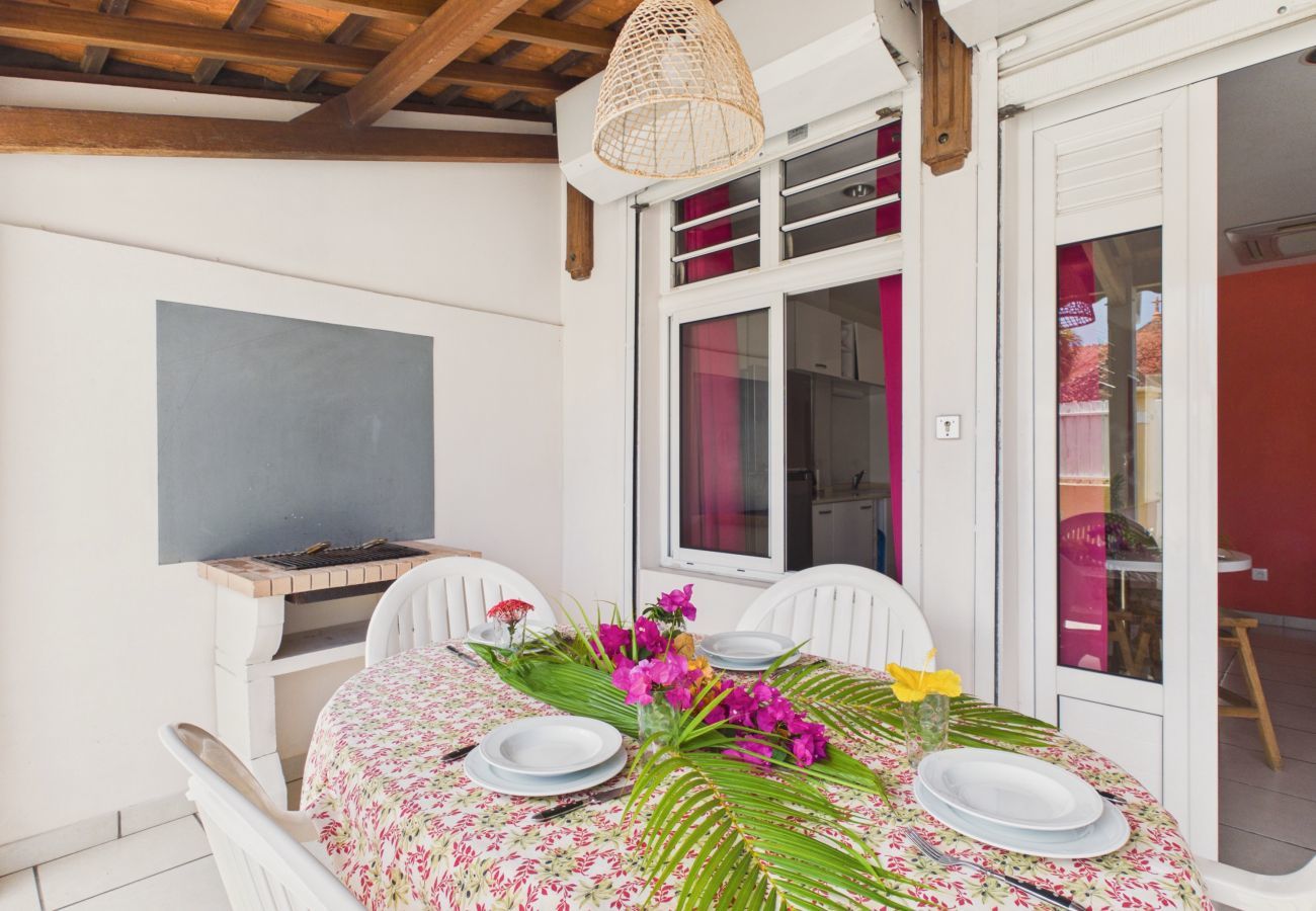 Maison à Les Anses-d´Arlet - A 100 m de la mer - Maison pour 3 avec barbecue