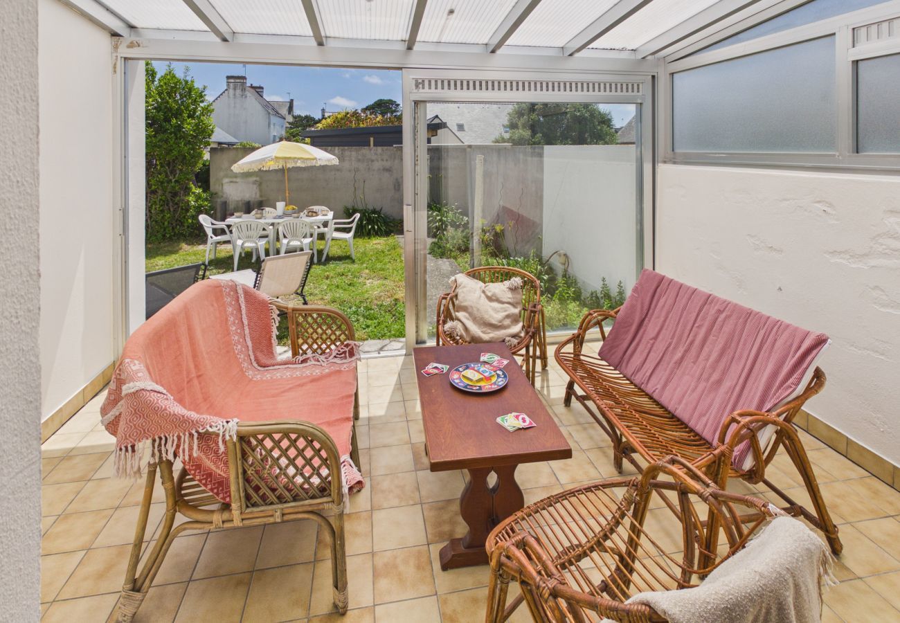 Maison à Le Guilvinec - 300 m plage -Grande maison- idéal 6 adt 1 enf 1 bb