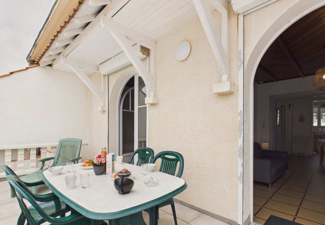Appartement à Longeville-sur-Mer - Plage à 100m, appartement avec terrasse pour 4