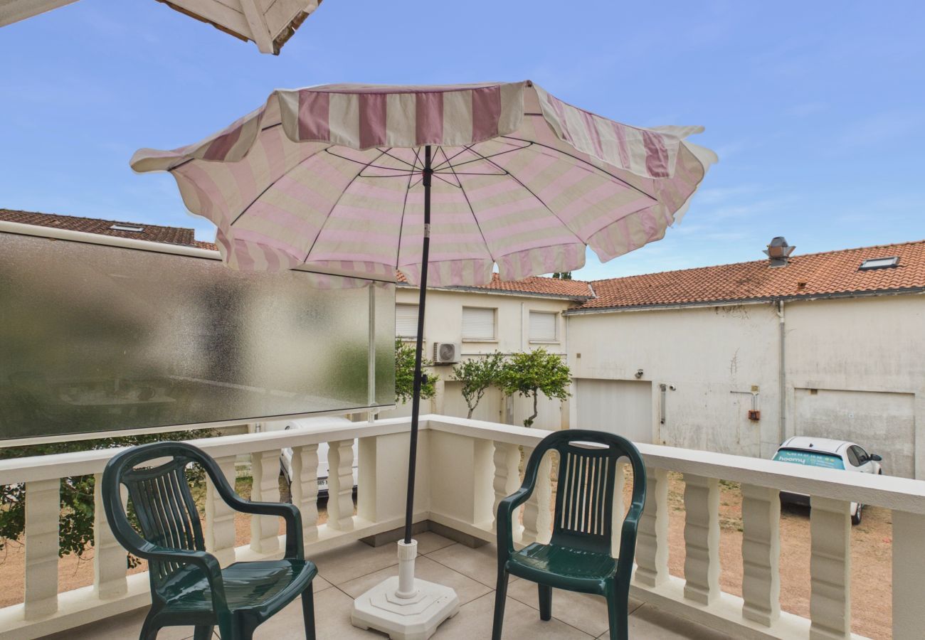 Appartement à Longeville-sur-Mer - Plage à 100m, appartement avec terrasse pour 4