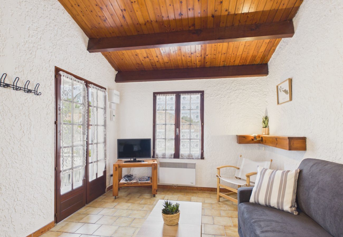Maison à Rivedoux-Plage - Séjour pour 2 à 50 m de la plage, jardin & bbq