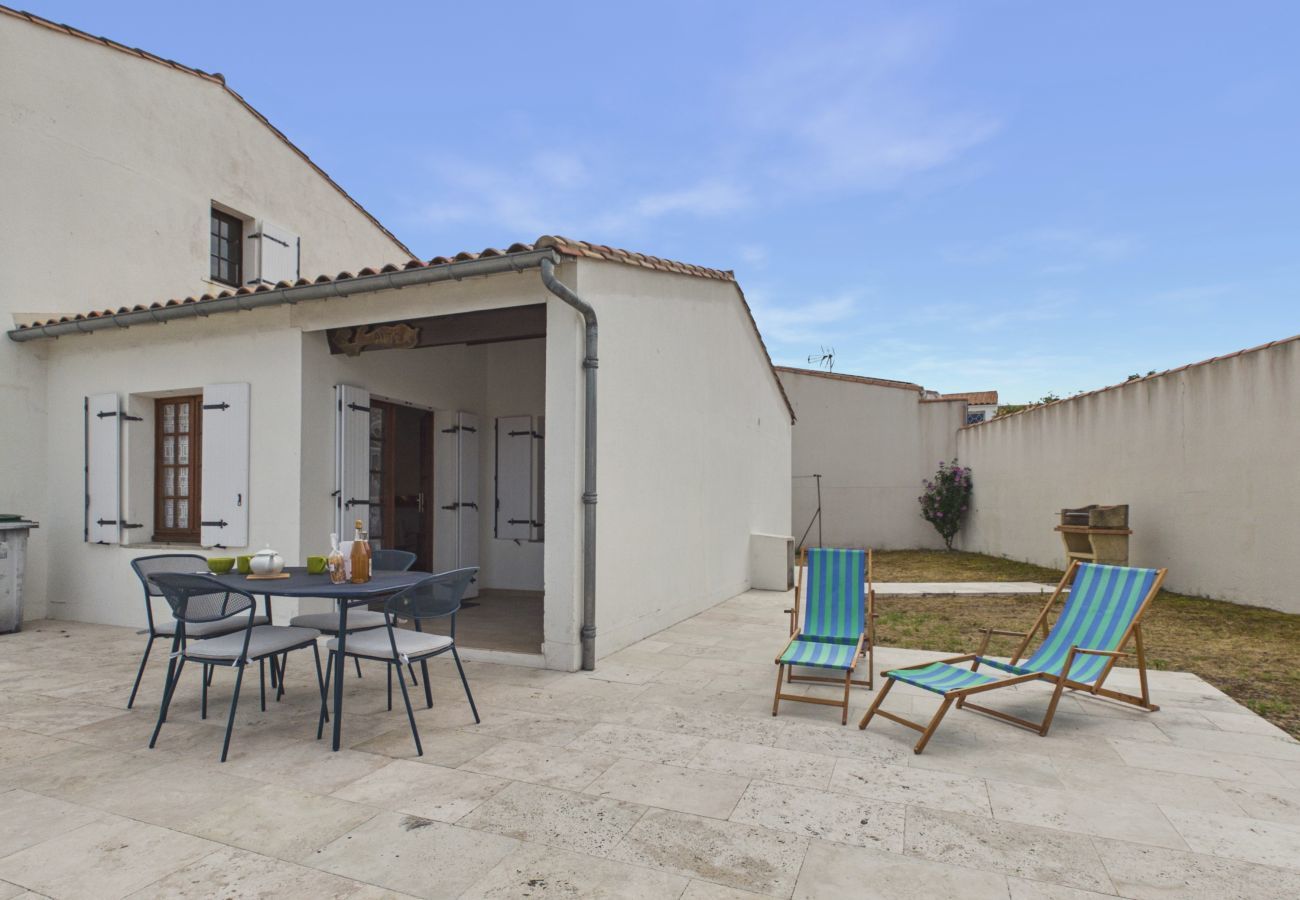 Maison à Rivedoux-Plage - Séjour pour 2 à 50 m de la plage, jardin & bbq