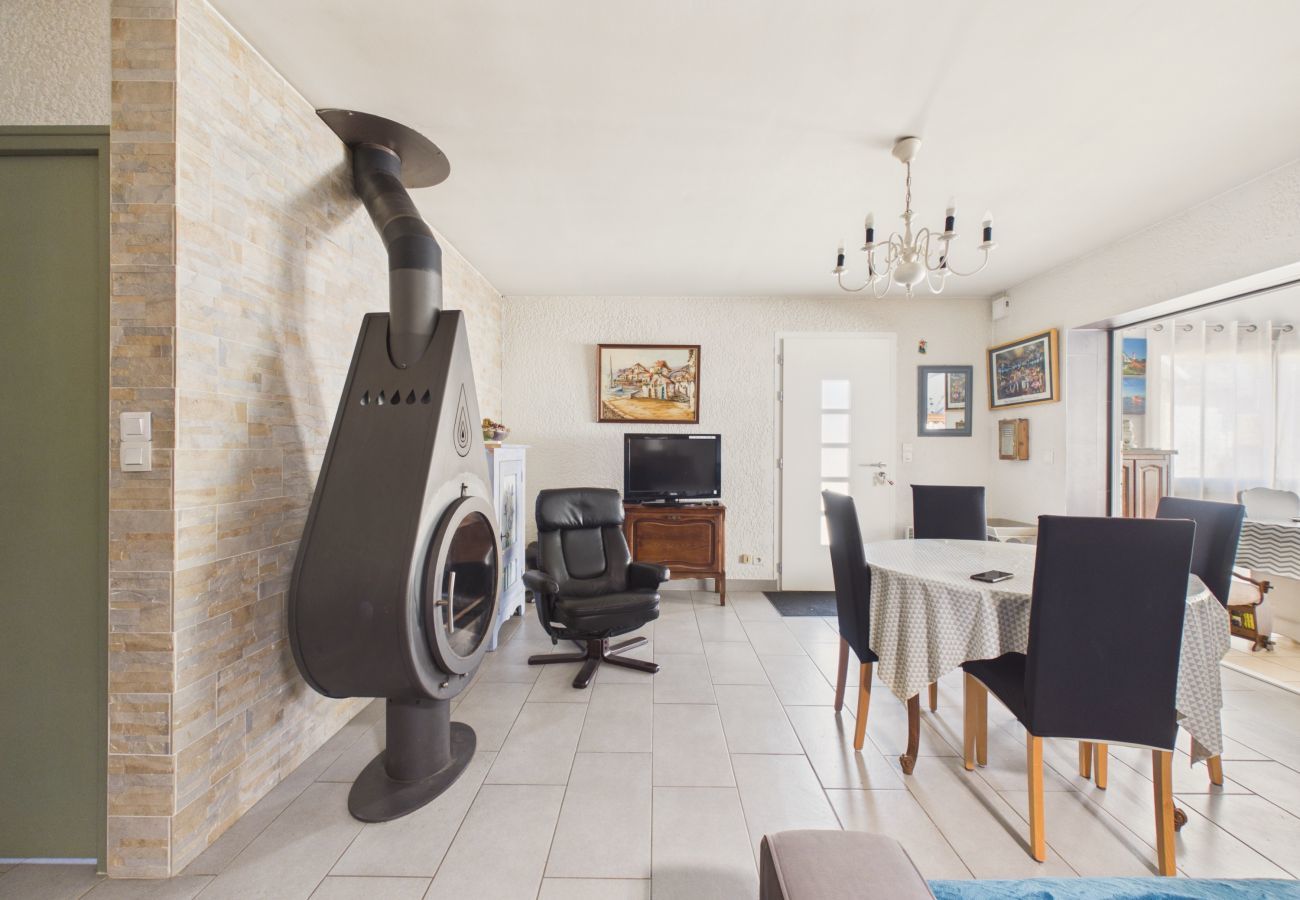 Maison à Arès - Maison avec jardin - bbq pour 2 adultes/2enfants