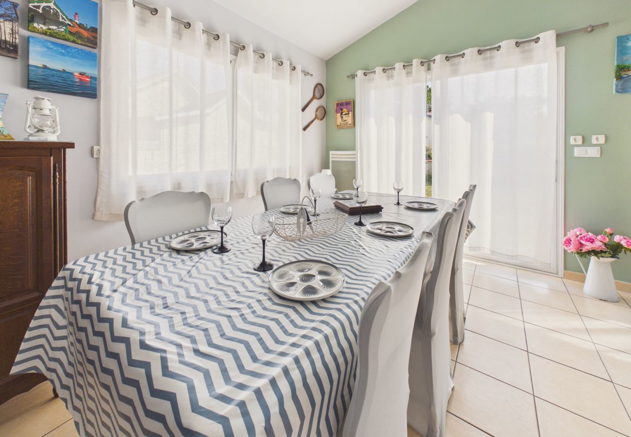 Maison à Arès - Maison avec jardin - bbq pour 2 adultes/2enfants